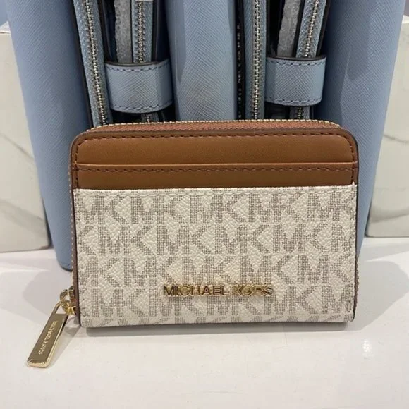 Michael Kors Jet Set Travel Medium Zip Around Card Case Vanilla NWT - Picture 6 of 16